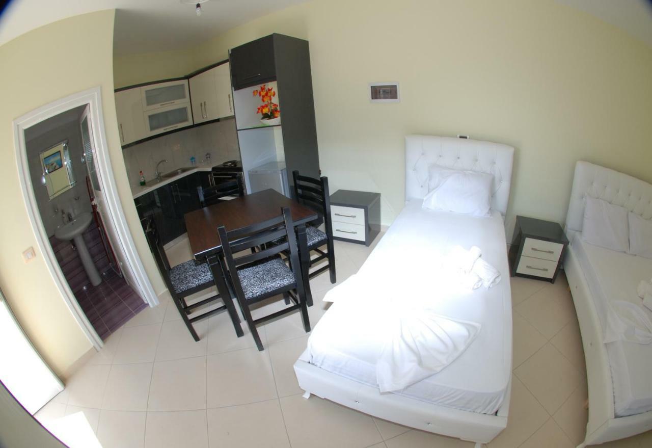 Rama Apartments Sarandë Exterior foto